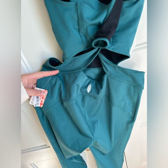 Free people Back it Up Onesie Dark Green Medium NWT - Picture 10 of 16